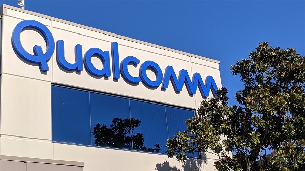 Qualcomm ia în considerare o revenire pe piaţa serverelor cu un nou cip, în încercarea de a-şi reduce dependenţa de smartphone-uri
