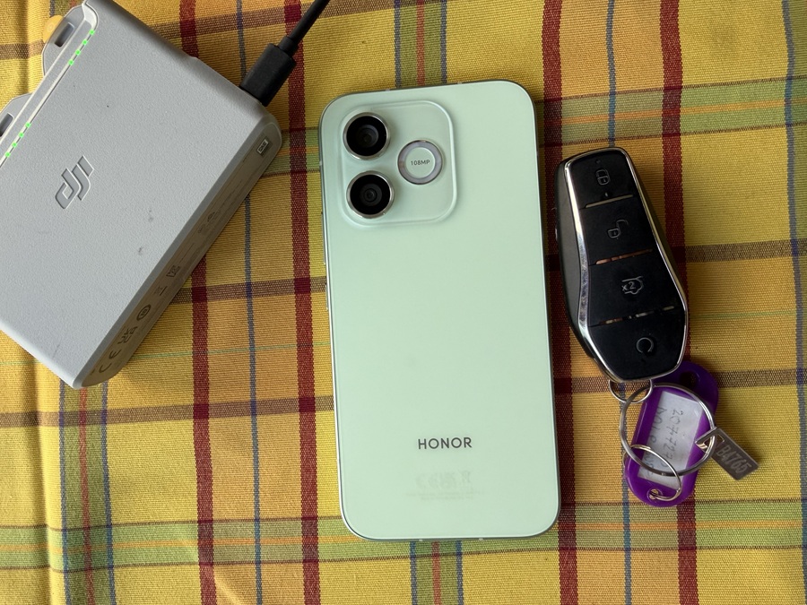 REVIEW: Honor 600 LITE – Design „Premium” la preț de buget. Surpriza mid-range a anului 2026